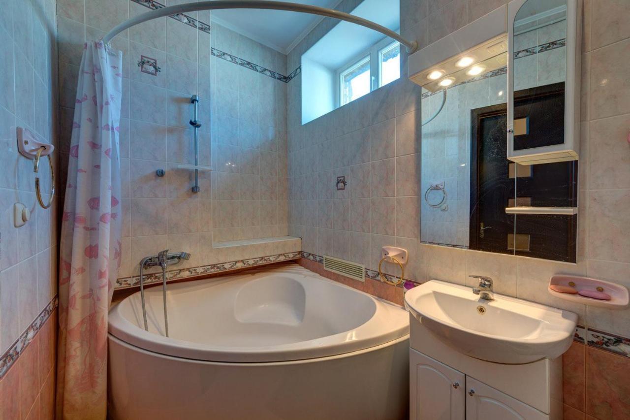 Apartments With Three Rooms On Shevchenko Blvd Kiev Exterior foto